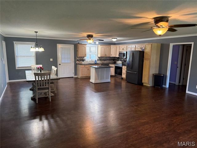 207 Linda Drive, Sikeston, MO 63801