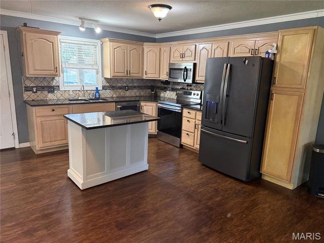 207 Linda Drive, Sikeston, MO 63801