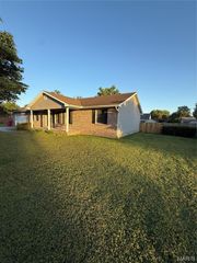 207 Linda Drive, Sikeston, MO 63801