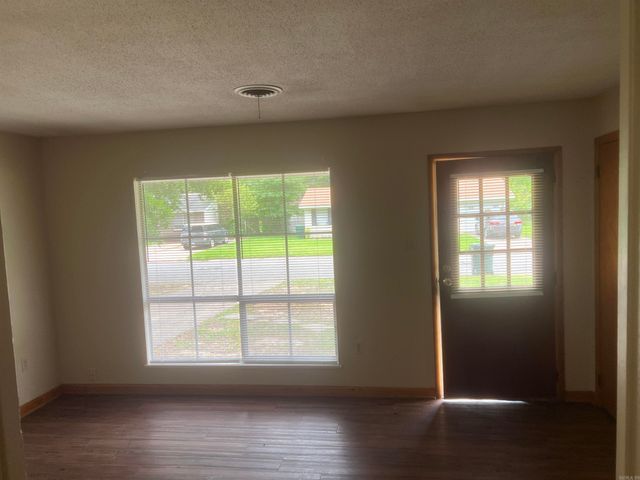 2210 Broadview Ave, Conway, AR 72034