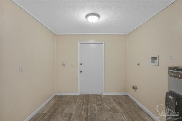 4977 Sanchez Ln, Pensacola, FL 32507