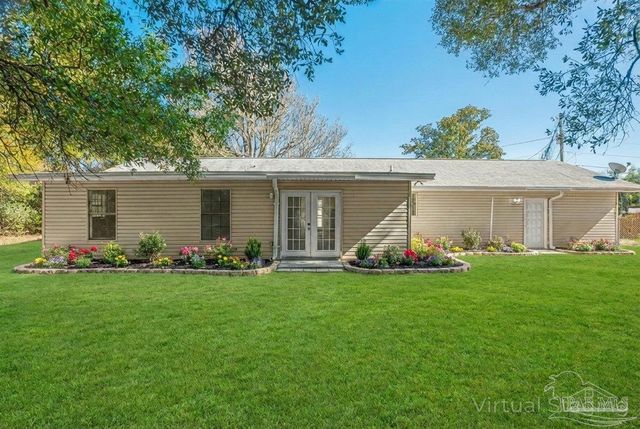 4977 Sanchez Ln, Pensacola, FL 32507