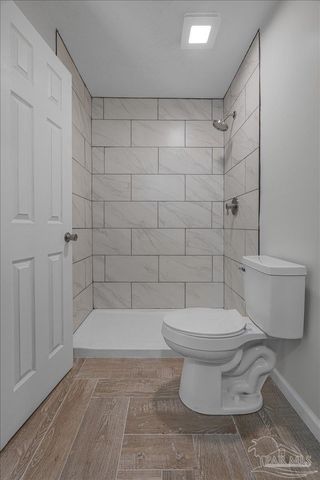 4977 Sanchez Ln, Pensacola, FL 32507