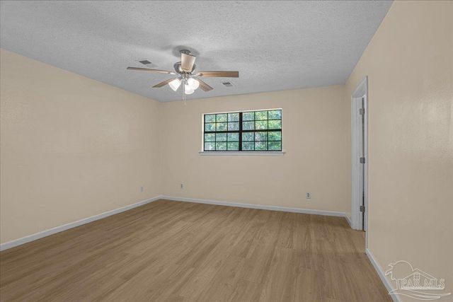 4977 Sanchez Ln, Pensacola, FL 32507