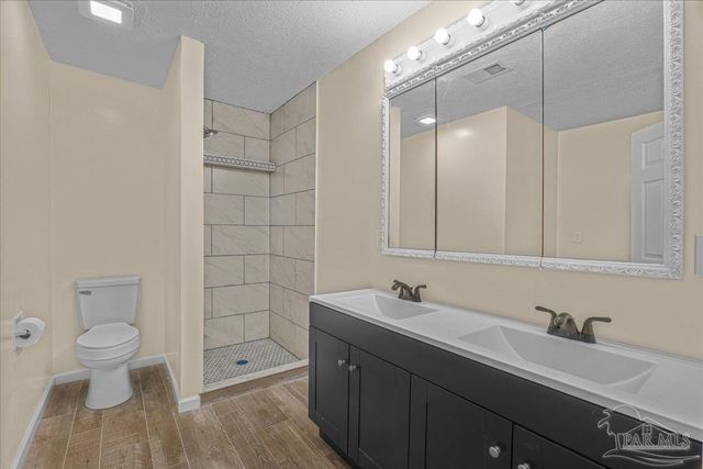 4977 Sanchez Ln, Pensacola, FL 32507