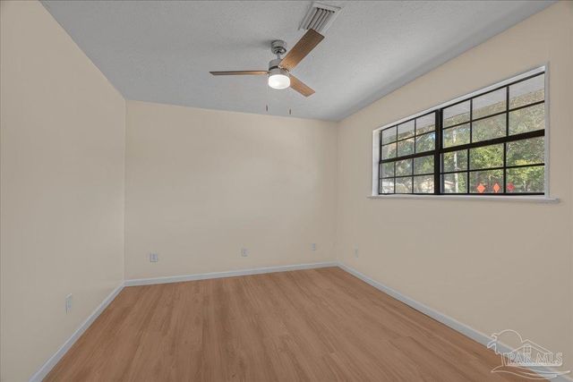 4977 Sanchez Ln, Pensacola, FL 32507