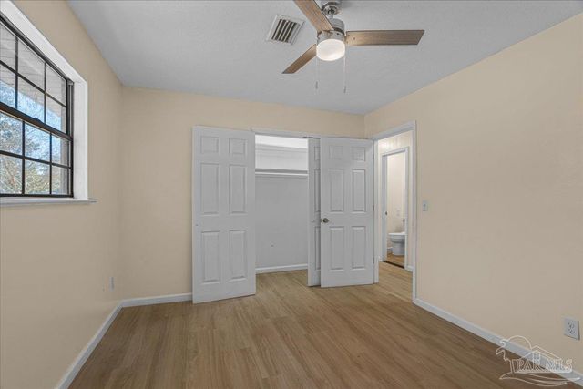 4977 Sanchez Ln, Pensacola, FL 32507