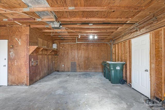 4977 Sanchez Ln, Pensacola, FL 32507