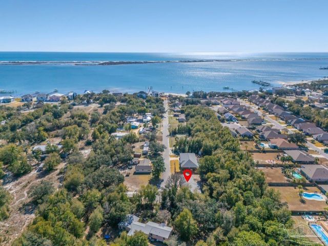 4977 Sanchez Ln, Pensacola, FL 32507