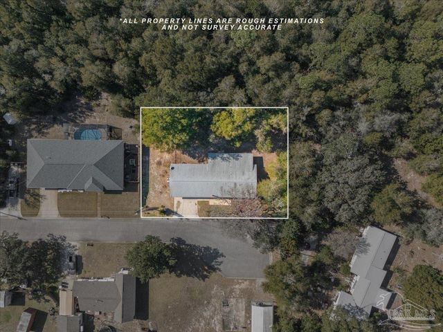 4977 Sanchez Ln, Pensacola, FL 32507