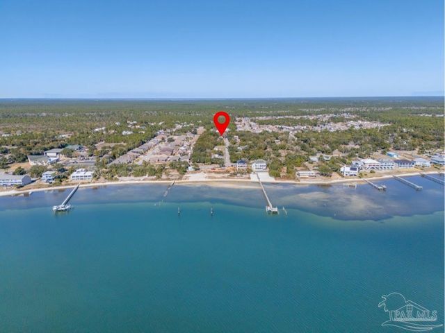 4977 Sanchez Ln, Pensacola, FL 32507