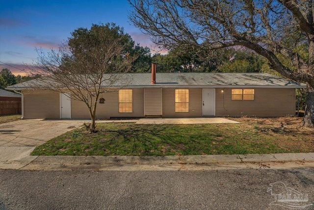 4977 Sanchez Ln, Pensacola, FL 32507