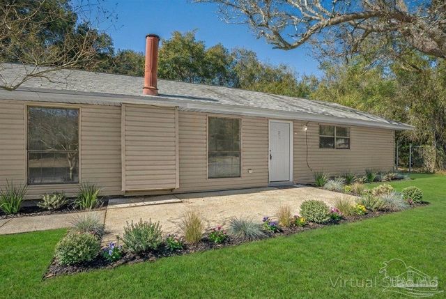 4977 Sanchez Ln, Pensacola, FL 32507