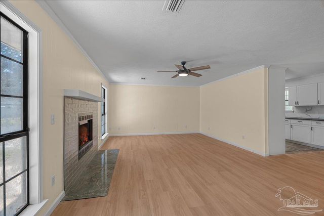 4977 Sanchez Ln, Pensacola, FL 32507