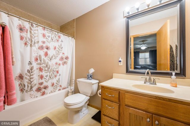 2209 Aspen Lane, North Mankato, MN 56003