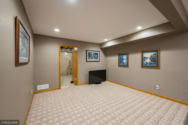2209 Aspen Lane, North Mankato, MN 56003