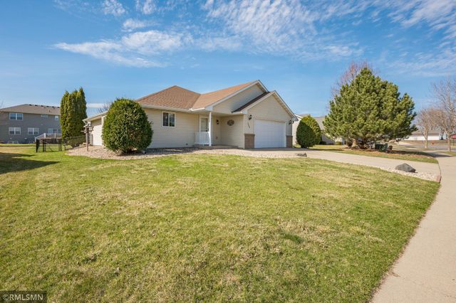 2209 Aspen Lane, North Mankato, MN 56003