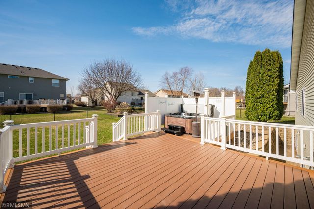 2209 Aspen Lane, North Mankato, MN 56003