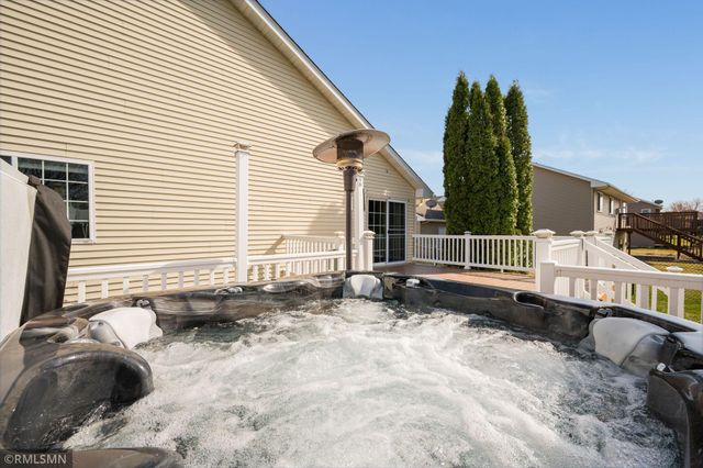 2209 Aspen Lane, North Mankato, MN 56003