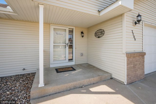 2209 Aspen Lane, North Mankato, MN 56003