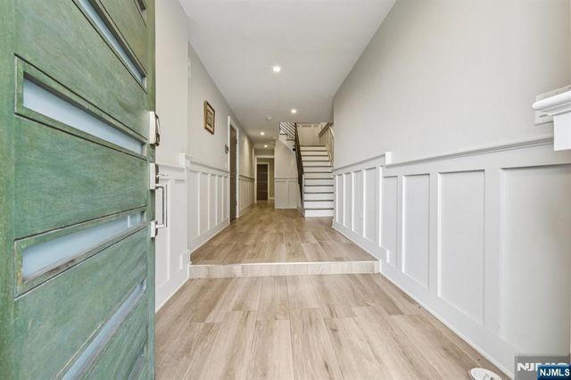 26 Hudson Terrace, Edgewater, NJ 07020