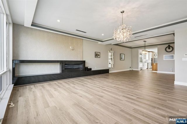 26 Hudson Terrace, Edgewater, NJ 07020