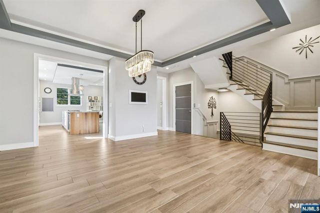 26 Hudson Terrace, Edgewater, NJ 07020