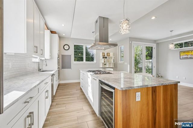 26 Hudson Terrace, Edgewater, NJ 07020