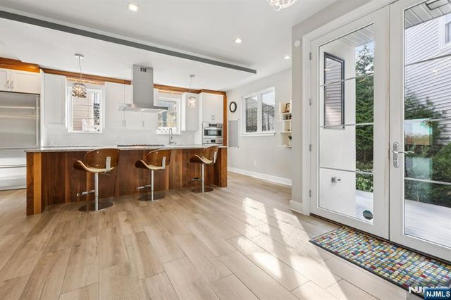 26 Hudson Terrace, Edgewater, NJ 07020