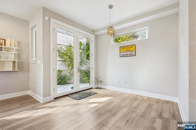 26 Hudson Terrace, Edgewater, NJ 07020