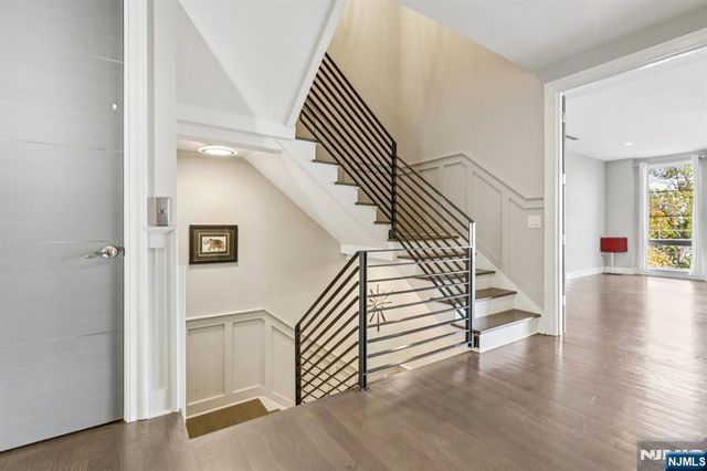 26 Hudson Terrace, Edgewater, NJ 07020