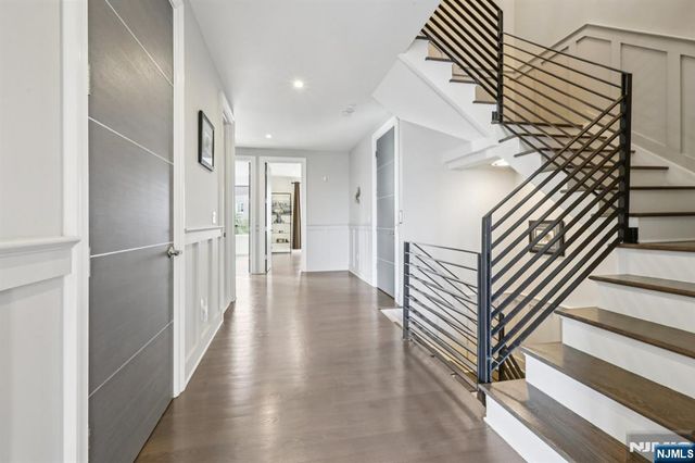 26 Hudson Terrace, Edgewater, NJ 07020