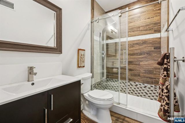 26 Hudson Terrace, Edgewater, NJ 07020