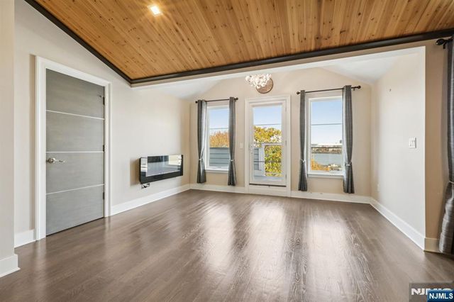 26 Hudson Terrace, Edgewater, NJ 07020