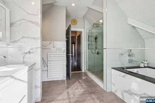 26 Hudson Terrace, Edgewater, NJ 07020