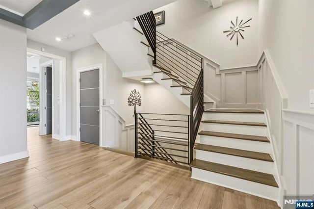 26 Hudson Terrace, Edgewater, NJ 07020