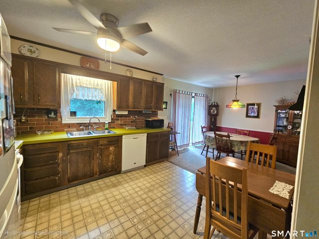 37 Henry Road, Killingly, CT 06239