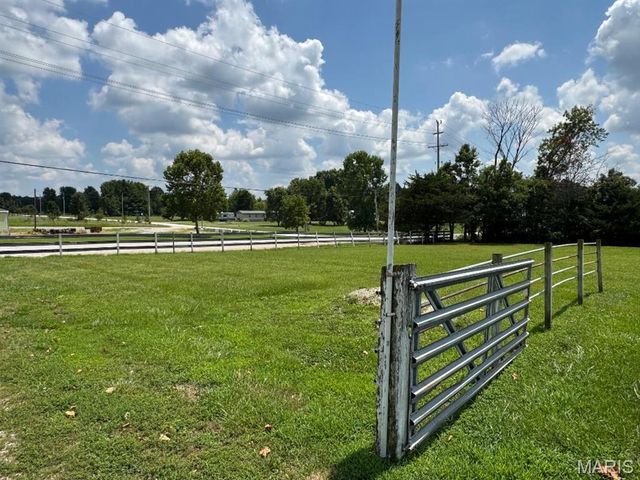 925 Highway KK, Troy, MO 63379
