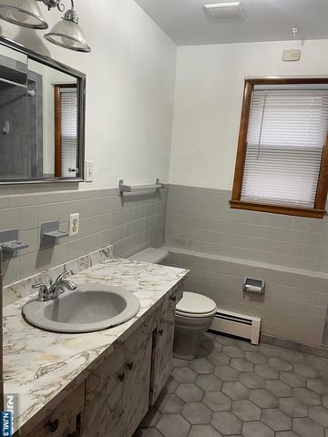 409 Phillip Avenue 1, Elmwood Park, NJ 07407