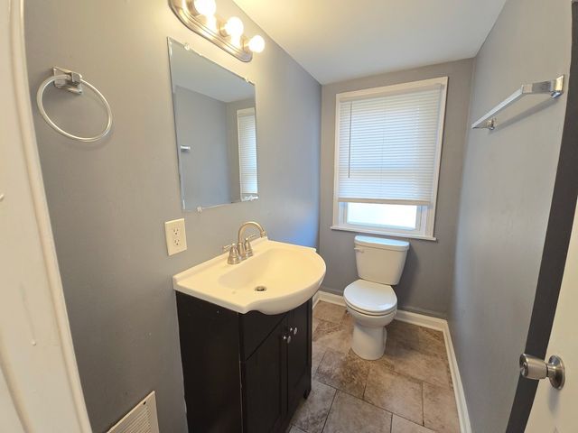 3821 Jackson Street, Bellwood, IL 60104