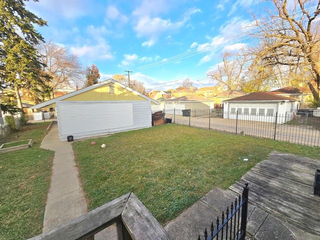 3821 Jackson Street, Bellwood, IL 60104