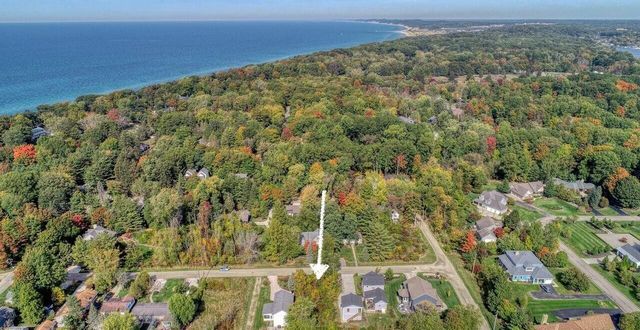 6912 3rd Street, Douglas, MI 49406