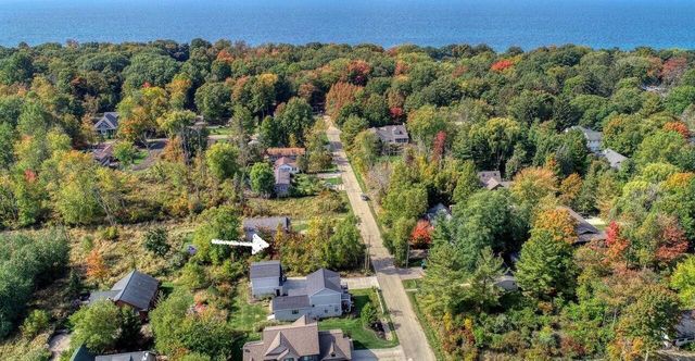 6912 3rd Street, Douglas, MI 49406