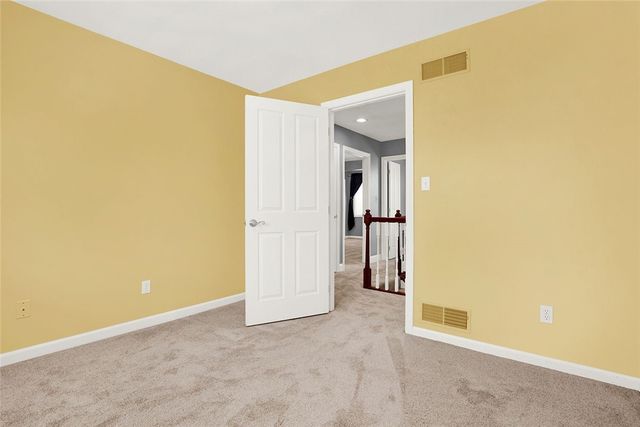 774 Vernon Dr, Rostraver, PA 15012