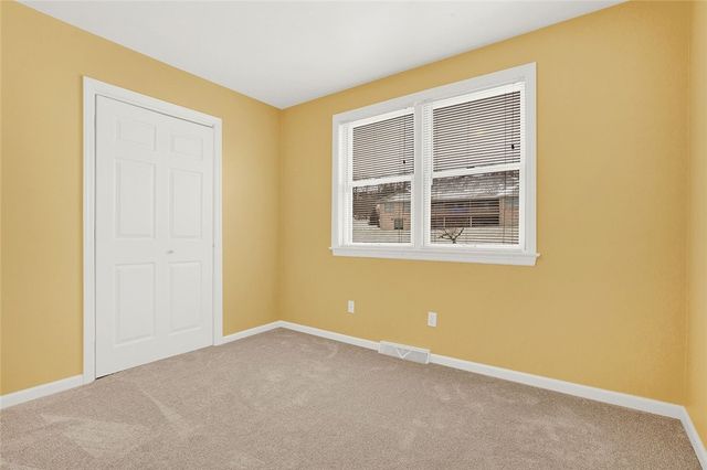 774 Vernon Dr, Rostraver, PA 15012