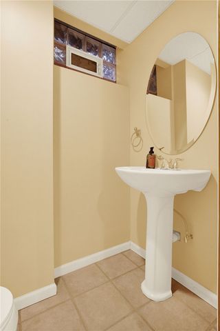 774 Vernon Dr, Rostraver, PA 15012