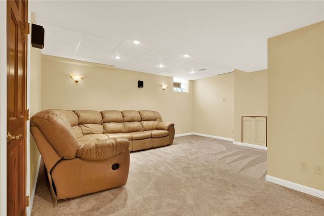 774 Vernon Dr, Rostraver, PA 15012