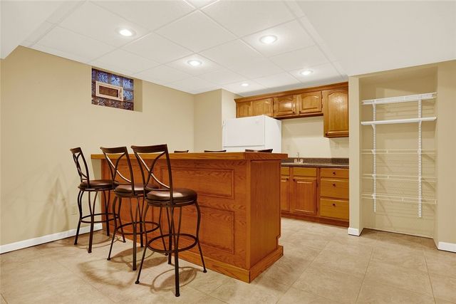 774 Vernon Dr, Rostraver, PA 15012