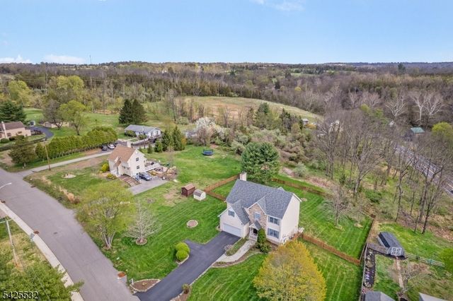 6 Ridge Rd, Frenchtown Boro, NJ 08825