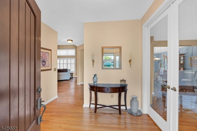 6 Ridge Rd, Frenchtown Boro, NJ 08825